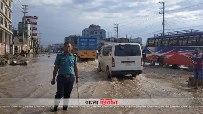 বৃষ্টিতে ঢাকা-ময়মনসিংহ মহাসড়কে যান চলাচল বিঘ্নিত