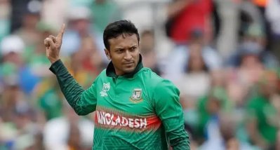 প্রোটিয়াদের বিপক্ষে উইকেট নেওয়ার পর সাকিবের উদযাপন।