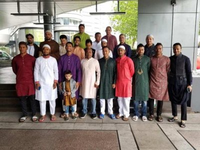 ঈদের নামাজ পড়তে যাওয়ার আগে বাংলাদেশ দল