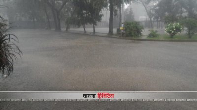 বৃষ্টি ভেজা ঈদের সকাল (ফটোস্টোরি)