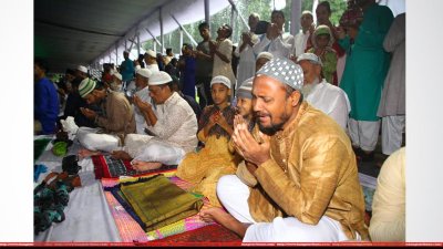 বৃষ্টিতেও জাতীয় ঈদগাহে নির্বিঘ্নে নামাজ, সন্তুষ্ট মুসল্লিরা