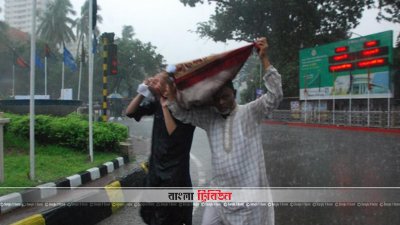 বৃষ্টি ভেজা ঈদের সকাল (ফটোস্টোরি)