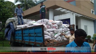 আটক ট্রাকভর্তি চাল