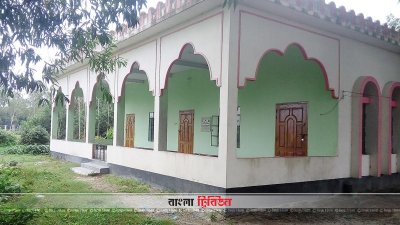 সেই মসজিদের তালা খুলে দিলেন ইউএনও