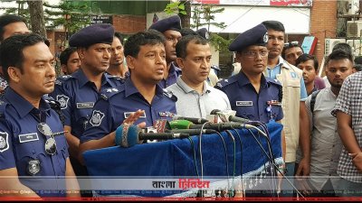 ফুটপাত থেকে হকার উচ্ছেদ অভিযান