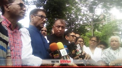 ঝর্নাধারাকে শেষ শ্রদ্ধা জানাতে শহীদ মিনারে আসেন ওবায়দুল কাদের