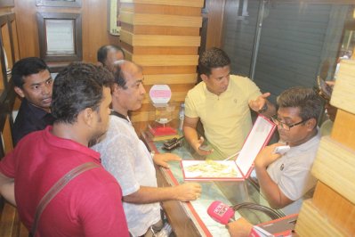 চুরি হওয়া সোনার দোকান