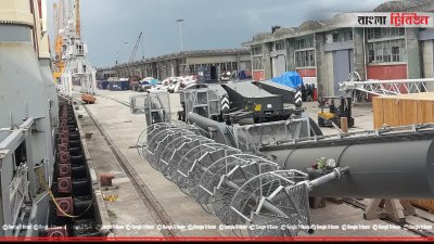 অত্যাধুনিক ক্রেন