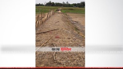 স্বেচ্ছাশ্রমে চারশ’ মিটার রাস্তা বানালেন গ্রামবাসী