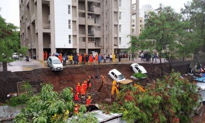 দেওয়াল ধসে খুপড়ি ঘরের ওপর পড়লে হতাহতের ঘটনা ঘটে