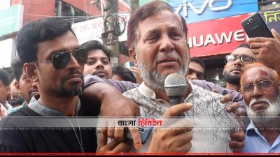 কথা বলছেন শাহনেওয়াজ রিফাতের বাবা দুলাল শরীফ (ছবি&ndash; প্রতিনিধি)