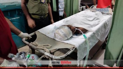 ঢামেক হাসপাতালে অপারেশন শেষে আইসিইউতে নেওয়া হয় শাহীনকে
