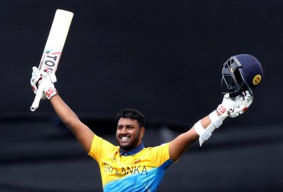 অভিষ্কা ফার্নান্ডোর প্রথম ওয়ানডে সেঞ্চুরি