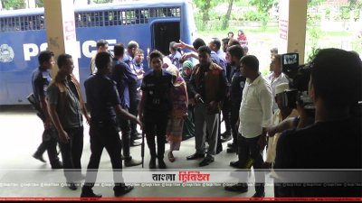 সাক্ষ্য দিতে আদালতে আসেন নুসরাতের সহপাঠী নিশাত ও নাসরিন