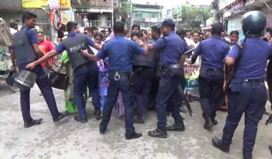 টাঙ্গাইলে বিএনপির বিক্ষোভ মিছিলে পুলিশের বাধা
