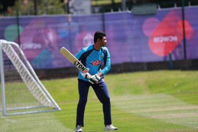ম্যাচের আগের দিন ব্যাটিং অনুশীলন করলেও ভারতের বিপক্ষে খেলতে পারলেন না মাহমুদউল্লাহ