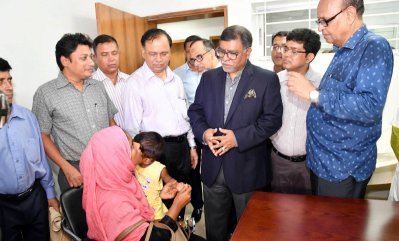 শেখ হাসিনা জাতীয় বার্ন ও প্লাস্টিক সার্জারি ইনস্টিটিউটের সেবাদান কার্যক্রম উদ্বোধন করেন স্বাস্থ্যমন্ত্রী জাহিদ মালেক (ছবি:পিআইডি)