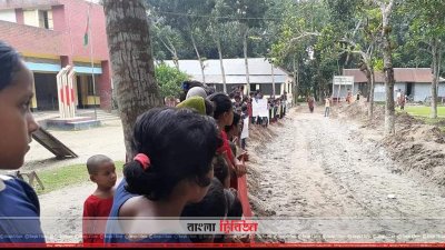 গফরগাঁওয়ে স্কুলের মাঠ দখল করে সরকারি রাস্তা!