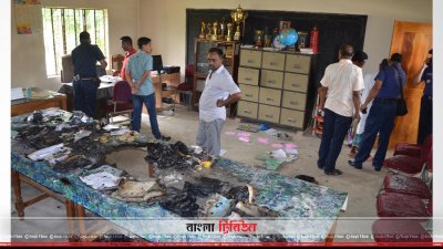 দুর্বৃত্তদের দেওয়া আগুনে পুড়ে যায় কলসিন্দুরের ফুটবল কন্যাদের সনদ, পুরস্কার ও ক্রেস্ট