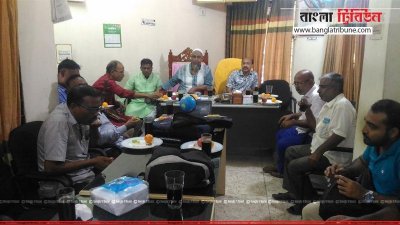 বাগেরহাট আন্তঃজেলা সড়ক পরিবহন মালিক সমিতির কার্যালয়ের বৈঠক