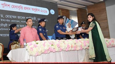মাদকের বিরুদ্ধে মেধাবী তরুণদের এগিয়ে আসার তাগিদ আইজিপি’র