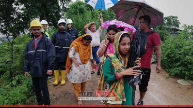 ঝুঁকিতে বসবাসকারীদের সরিয়ে নিতে রাঙামাটিতে অভিযান