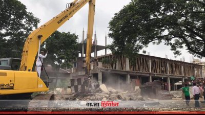বুড়িগঙ্গা নদীর তীরে উচ্ছেদ অভিযান