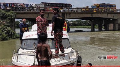 তুরাগ নদীতে নিখোঁজ ট্যাক্স ক্যাবের সন্ধানে অভিযান