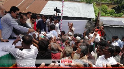 জামালপুরে জাতীয় পার্টির ত্রাণ বিরতণ