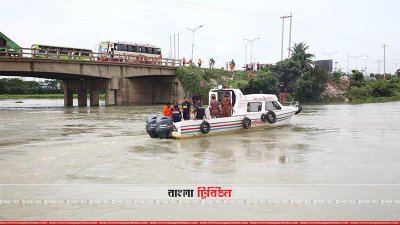 তুরাগ নদীতে নিখোঁজ ট্যাক্স ক্যাবের সন্ধানে অভিযান