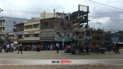 ঈশ্বরদীতে আধাবেলা হরতাল চলছে