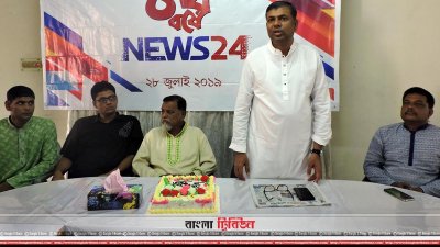 বক্তব্য দিচ্ছেন অ্যাডভোকেট সাইফুজ্জামান শিখর