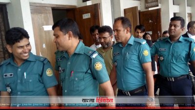 ছবি: আদালতে ওসি মোয়াজ্জেম