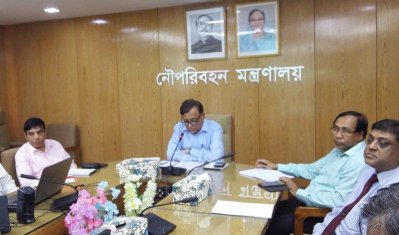 নৌপরিবহন অধিদফতরের নবীন কর্মকর্তাদের ওরিয়েন্টেশন কোর্সের উদ্বোধন অনুষ্ঠানে বক্তব্য রাখছেন  নৌপরিবহন মন্ত্রণালয়ের সচিব মো. আবদুস সামাদ