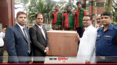 বেনাপোল চেকপোস্টে জাতির জনক বঙ্গবন্ধু শেখ মুজিবর রহমানের ভাস্কর্য 