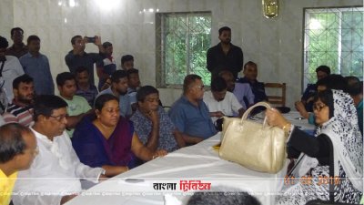 তিতাসের স্বজনদের সঙ্গে কথা বলছেন তদন্ত কমিটির সদস্যরা
