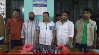 ফেনসিডিলসহ আটক হওয়া পাঁচজন