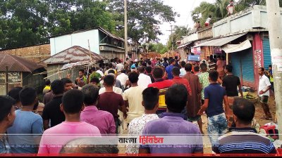 মোল্লাহাটে সংঘর্ষস্থলে স্থানীয়রা