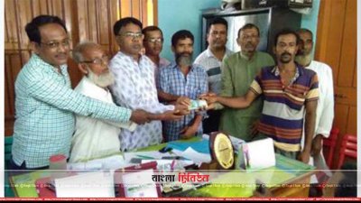 কুড়িয়ে পাওয়া টাকা ফেরত দিলেন চটপটি বিক্রেতা
