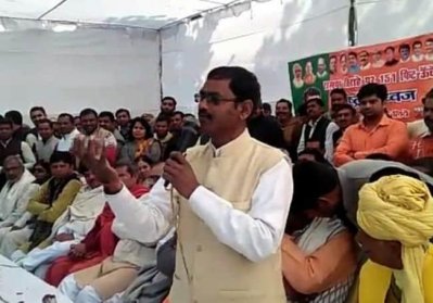 কাশ্মিরের ‘ফর্সা নারী’দের বিয়ে করার আহ্বান বিজেপি নেতার