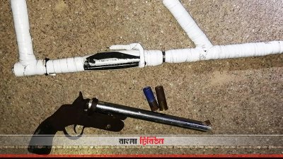 ঘটনাস্থলে উদ্ধার অস্ত্র 
