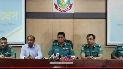 বক্তব্য রাখছেন বিদায়ী ডিএমপি কমিশনার আছাদুজ্জামান মিয়া
