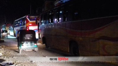রাতেও সিরাজগঞ্জের মহাসড়কে যানবাহনের প্রচণ্ড চাপ