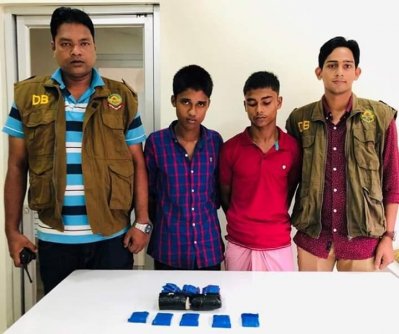 ইয়াবাসহ আটক ২