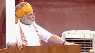 ভারতের স্বাধীনতা দিবসে কাশ্মিরের অধিকার হরণের পক্ষে মোদির সাফাই