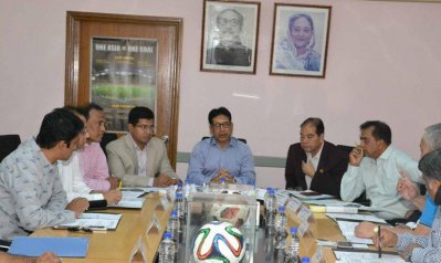 বক্তব্য রাখছেন পেশাদার লিগ কমিটির চেয়ারম্যান সালাম মুর্শেদী