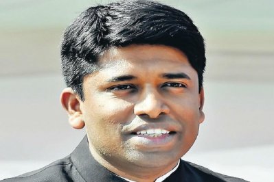 কাশ্মির ইস্যুতে চাকরি ছাড়লেন কেরালা বন্যার ‘হিরো’ আইএএস কর্মকর্তা