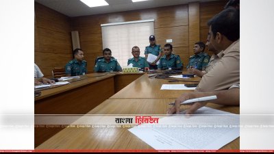 ফাহিম হত্যার প্রেস ব্রিফিং করছেন