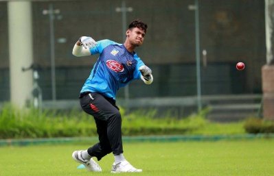 পিঠের ইনজুরির কারণে চট্টগ্রাম টেস্টে নেই মোস্তাফিজ