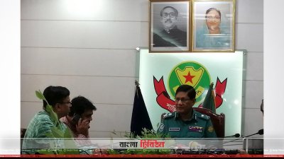 সাংবাদিকদের সঙ্গে মতবিনিময় করেন ডিএমপি কমিশনার আছাদুজ্জামান মিয়া